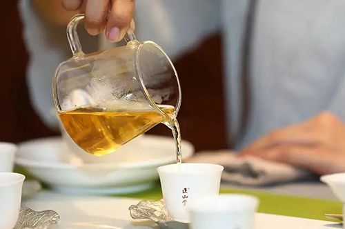泡的是茶，品的是你，修的是心
